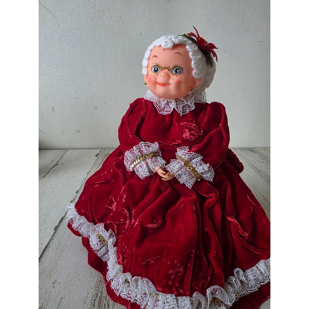 Vintage velvet Mrs Claus Santa figurine statue decor red